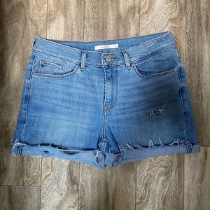 LEVI’S Lightly Distressed Denim Short